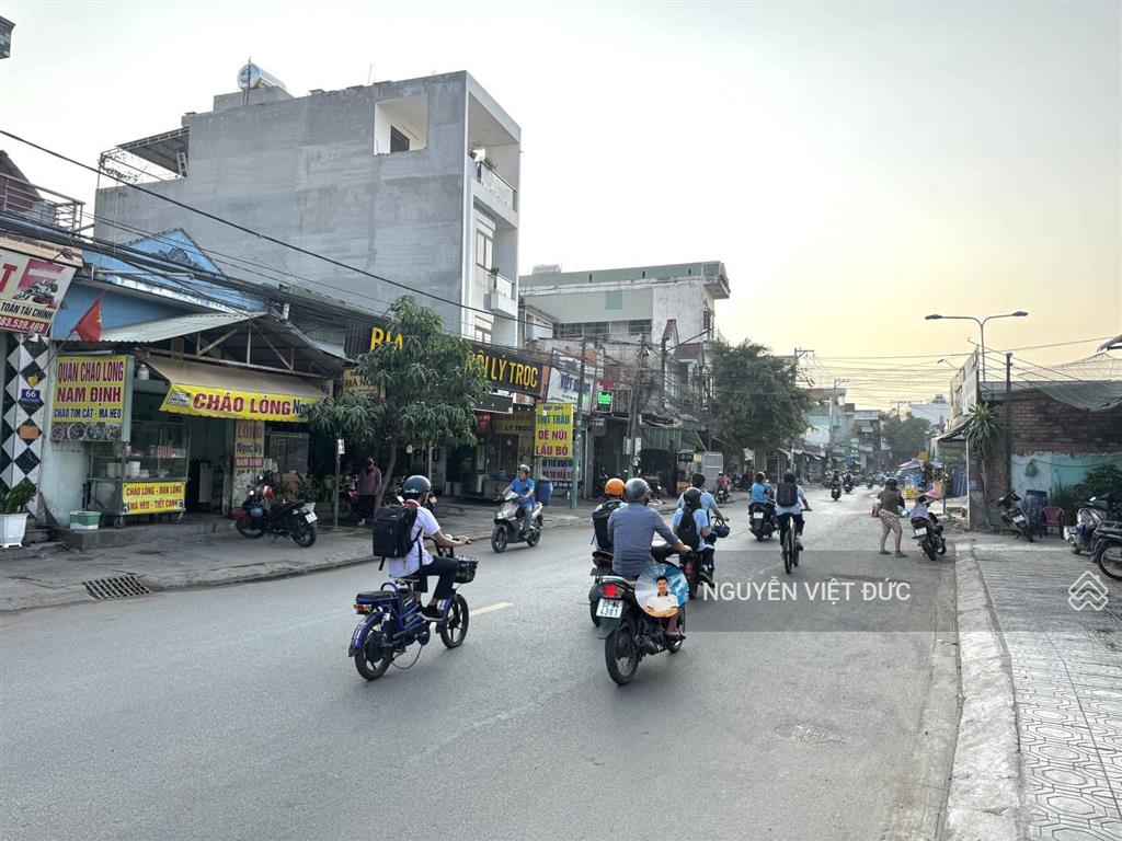 Giảm 1,6tỷ bán gấp 177m2 mặt tiền chợ bờ hồ trung tâm hành chính dĩ an kế bên kcn sóng thần