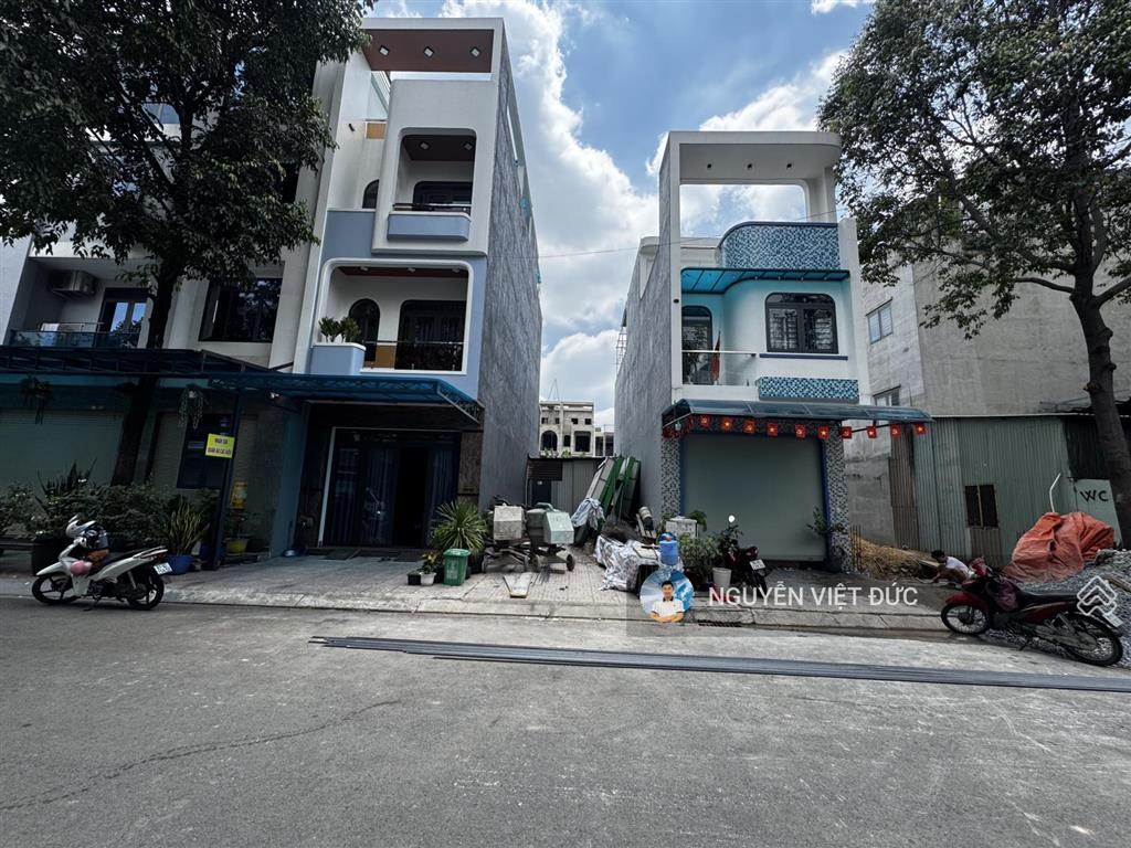 Giảm 300tr bán gấp đất chân chung cư ngay chợ 434 gần vincom dĩ an giáp thủ đức đối diện vsip 1