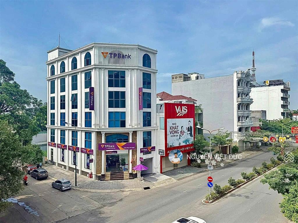Bán gấp toà nhà trung tâm anh ngữ mặt tiền trung tâm hành chính dĩ an cho thuê 80 triệu/tháng