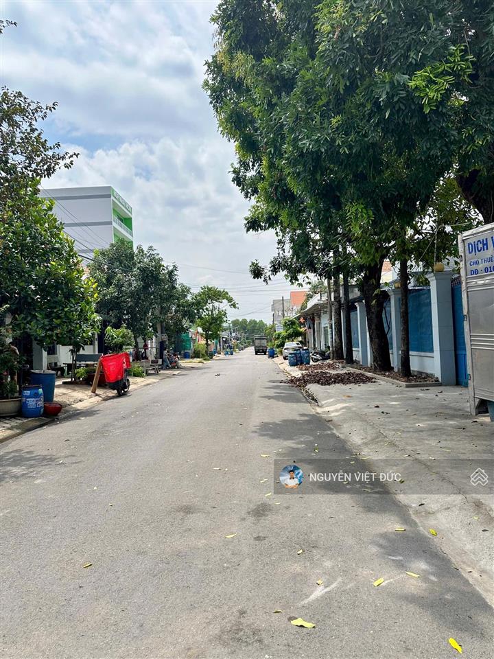 Bán gấp 115m2 thổ cư ngay chợ đông an gần trung tâm y tế dĩ an và làng đại học , sát vành đai 3