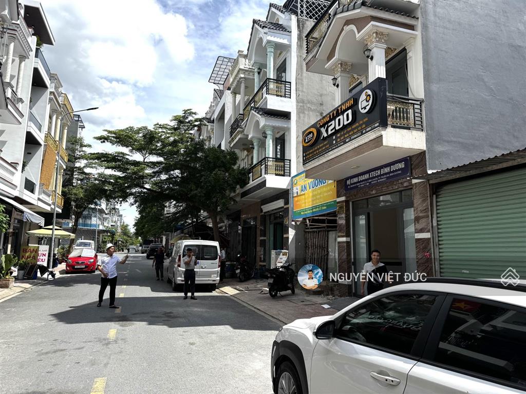Rẻ hơn hàng xóm 800tr bán gấp nhà 2 lầu kiên cố hoàn công ngay ngã tư miếu ông cù khu dân cư đẹp