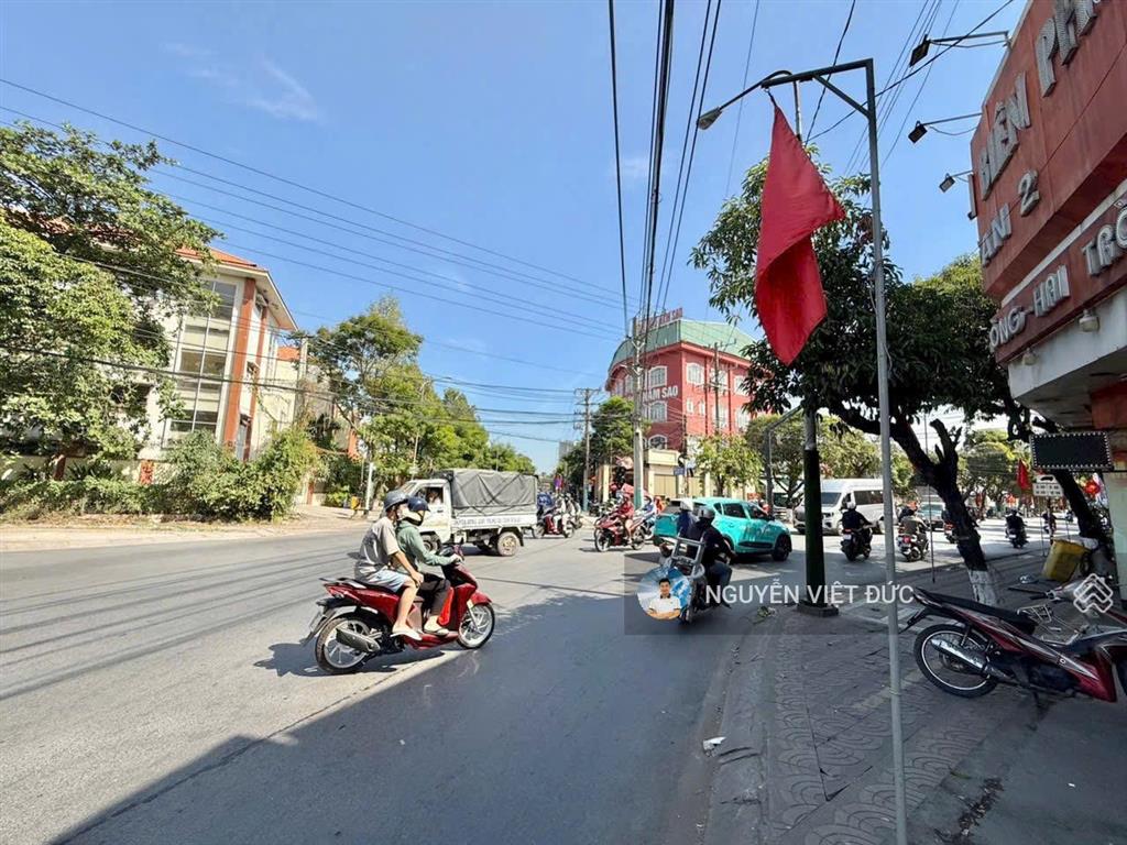 Giảm 3 tỷ bán 160m2 mặt tiền nguyễn trãi ngay ngã tư đồi mồi trung tâm tp dĩ an cổng kcn sóng thần