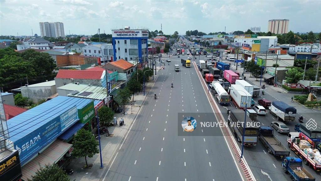 Bán gấp showroom mặt tiền dt743 ngay ngã 6 an phú vị trí cực đẹp đối diện chung cư tecco
