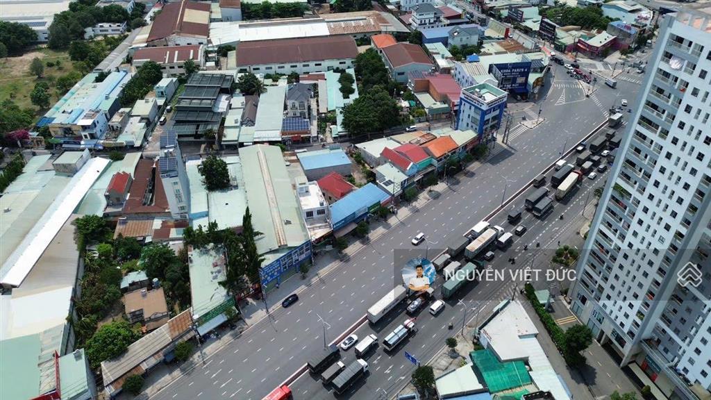 Bán gấp showroom mặt tiền dt743 ngay ngã 6 an phú vị trí cực đẹp đối diện chung cư tecco