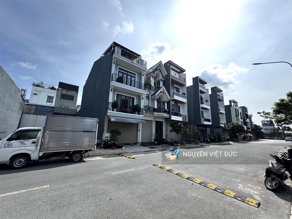 Bán rẻ lô đất trục chính kdc ngay dt743 chợ đông đô ngay ngân hàng hd bank rẽ vào