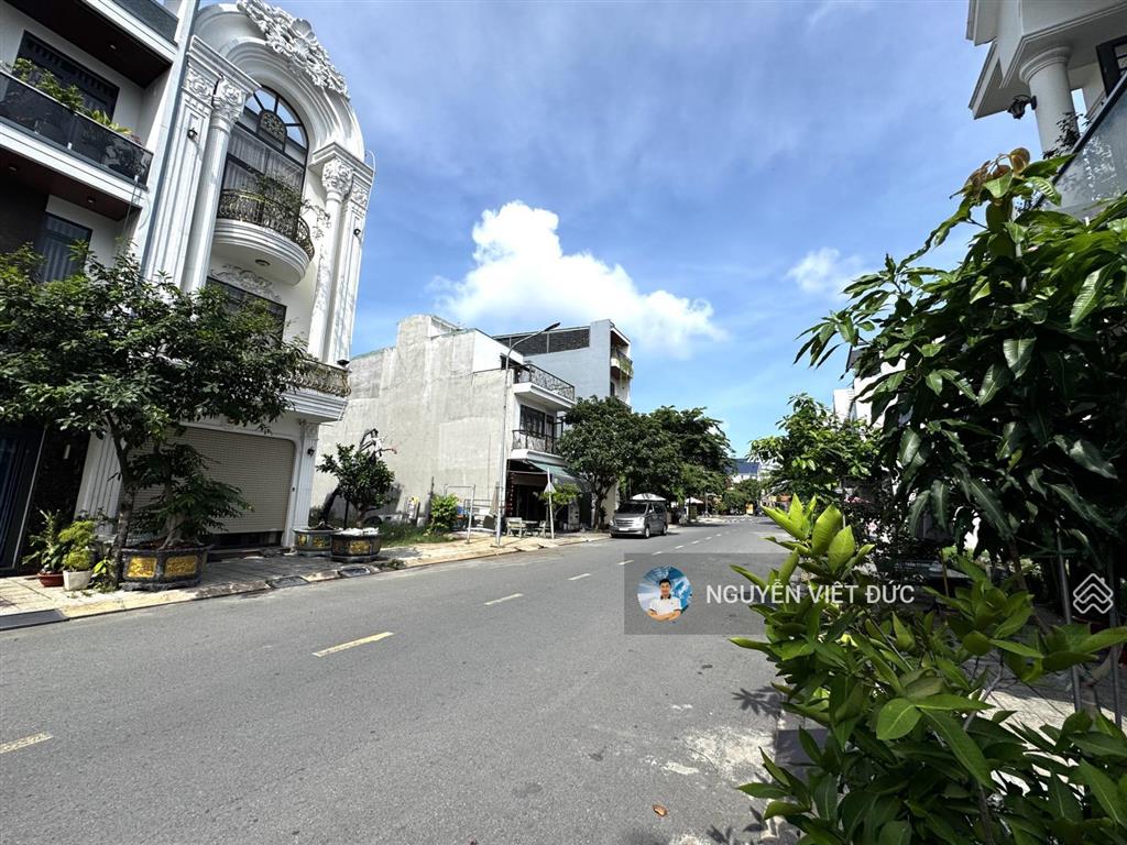 Bán rẻ lô đất trục chính kdc ngay dt743 chợ đông đô ngay ngân hàng hd bank rẽ vào