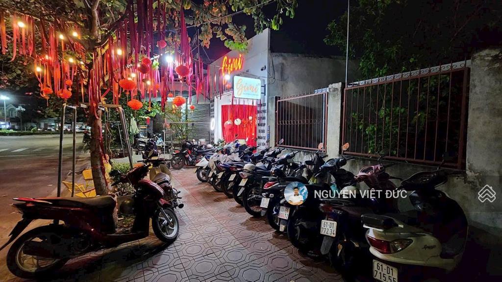 Chủ ở xa giảm 1 tỷ bán gấp nhà mặt tiền hoàng hoa thám ngay ngã tư trung tâm đông hoà dĩ an