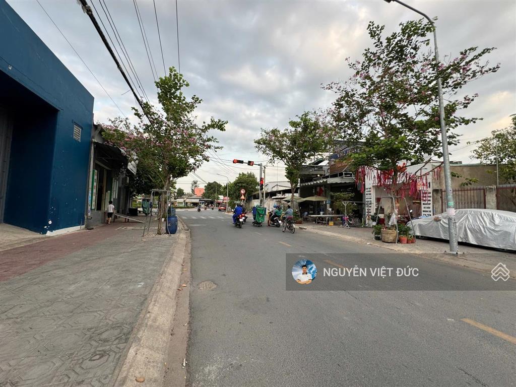 Chủ ở xa giảm 1 tỷ bán gấp nhà mặt tiền hoàng hoa thám ngay ngã tư trung tâm đông hoà dĩ an
