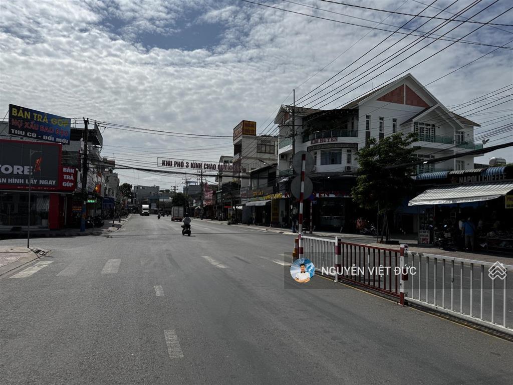 Bán gấp vị trí kim cương ngã tư mặt tiền cổng chợ thông dụng, ga metro tương lai gần vincom dĩ an
