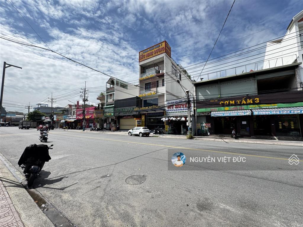 Bán gấp vị trí kim cương ngã tư mặt tiền cổng chợ thông dụng, ga metro tương lai gần vincom dĩ an