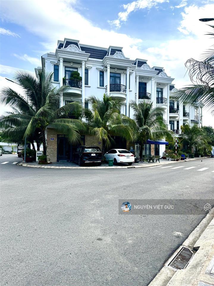 Lỗ 500tr bán gấp nhà 2 lầu khu dân cư đẹp ngay gần vincom dĩ an cực đẹp đang cho thuê thu nhập cao