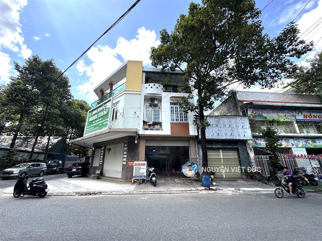 Chủ ở xa cắt lỗ 1tỷ bán nhà to mặt tiền chợ đại quang dĩ an ngay sát góc ngã tư đối diện công viên