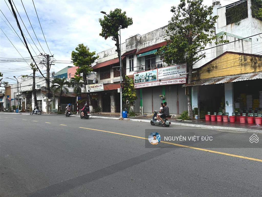 Giảm 1,3 tỷ bán gấp nhà mặt tiền nguyễn hữu cảnh ngay gần sân vận động dĩ an 145m2 kinh doanh
