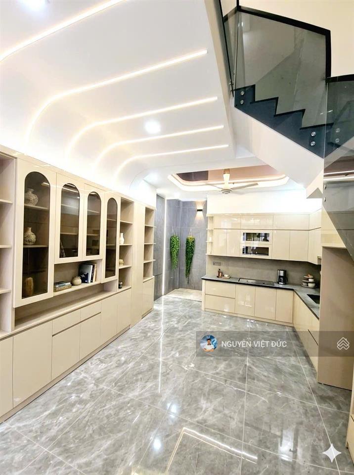 Bán nhà mới mặt tiền nguyễn hiền ngay sát lý thường kiệt gần vicom dĩ an  kcn sóng thần