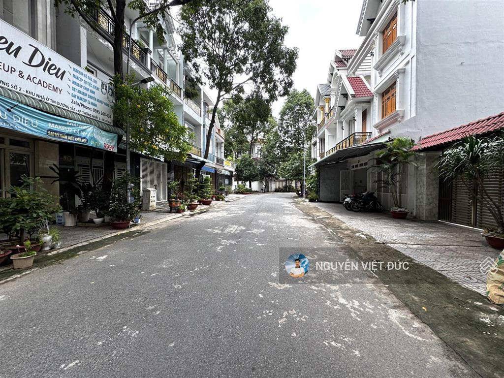 Bán gấp đất ngay khu toa xe kế bên trường cao đẳng đường sắt dĩ an, khu vincom dĩ an
