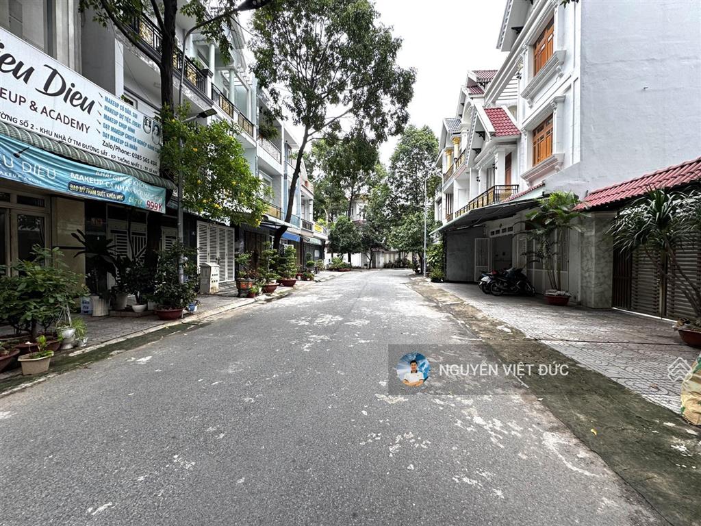 Bán gấp đất ngay khu toa xe kế bên trường cao đẳng đường sắt dĩ an, khu vincom dĩ an