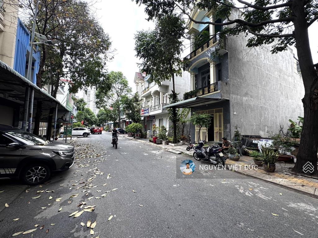 Bán gấp đất ngay khu toa xe kế bên trường cao đẳng đường sắt dĩ an, khu vincom dĩ an