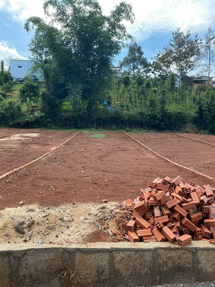 Bán một lô đất hiếm có ngay trung tâm lộc an, bảo lâm 2, giá cực tốt. 0937 508 ***