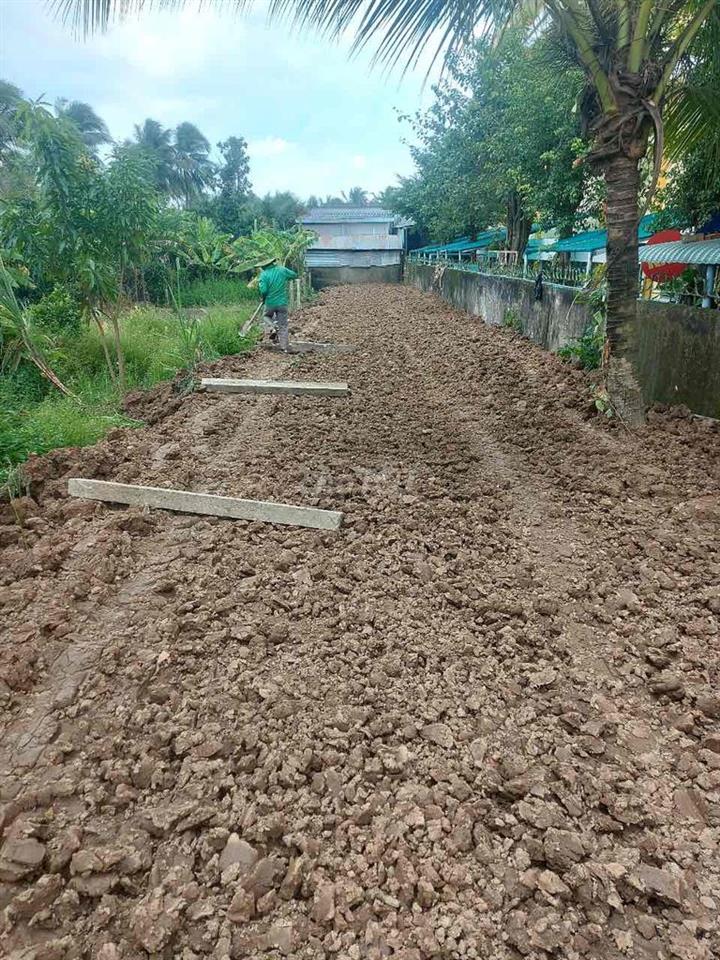 Bán đất mặt tiền