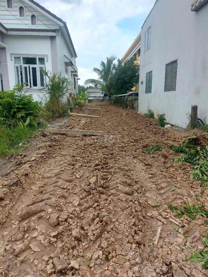 Bán đất mặt tiền