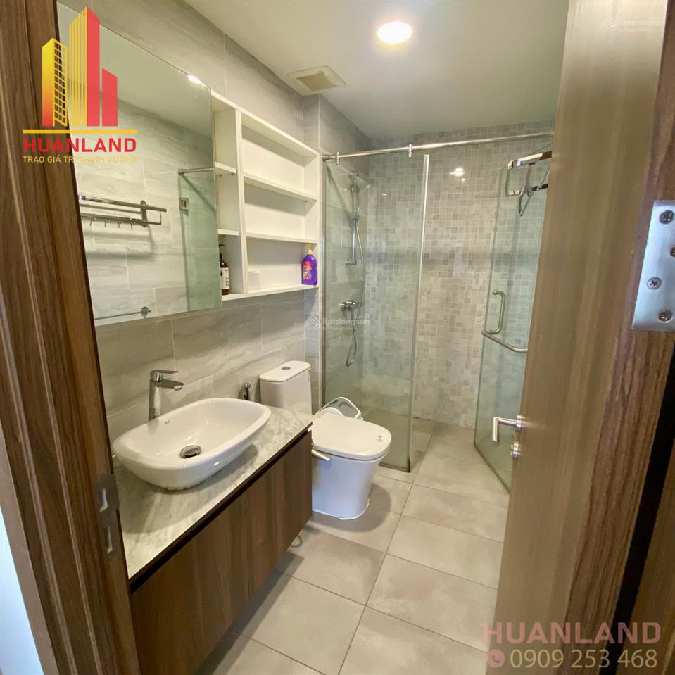 Chính chủ gửi bán căn 2pn 78m2 nội thất cơ bản tại kingdom 101, quận 10, giá chỉ từ 7,8 tỷ