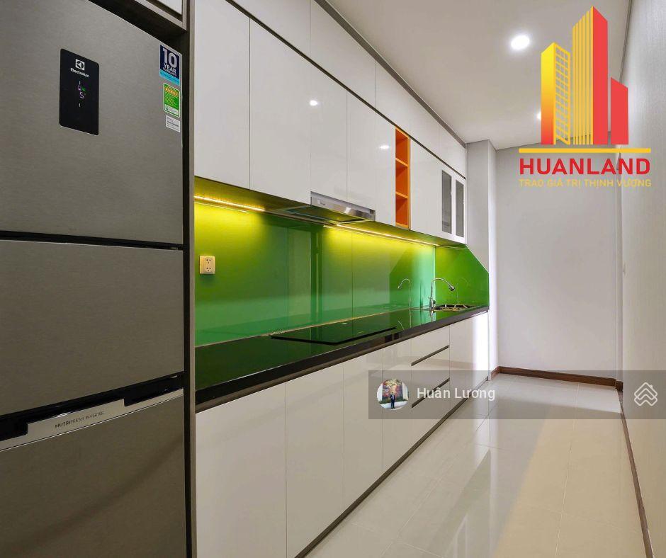 Cần tiền cho con đi du học bán căn hộ 2pn  87m2 tại hado centrosa q.10, nội thất đẹp