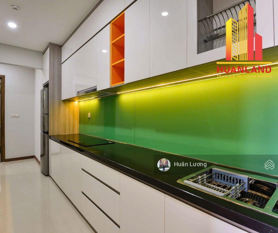 Cần tiền cho con đi du học bán căn hộ 2pn  87m2 tại hado centrosa q.10, nội thất đẹp