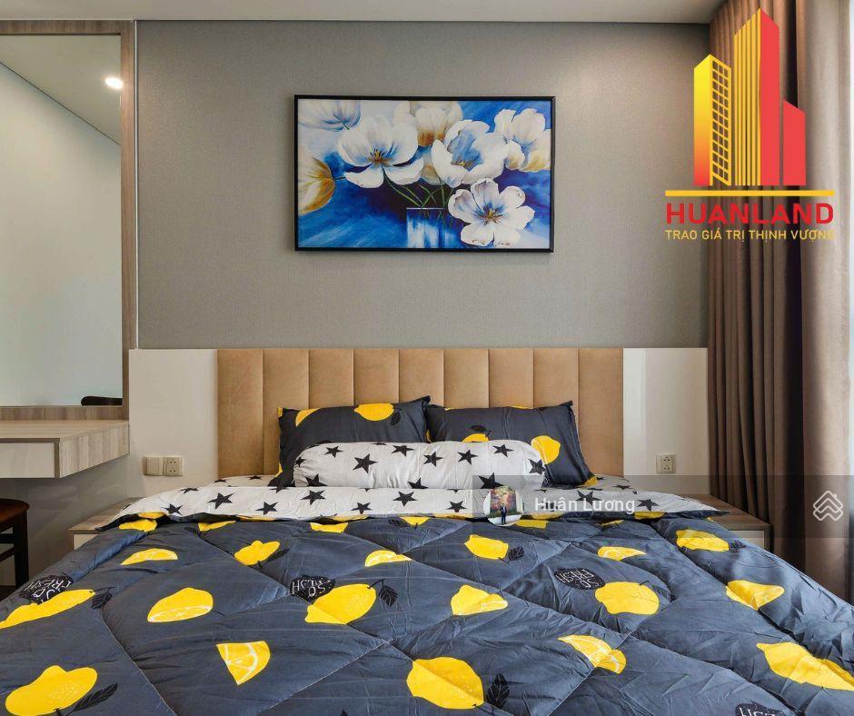 Cần tiền cho con đi du học bán căn hộ 2pn  87m2 tại hado centrosa q.10, nội thất đẹp