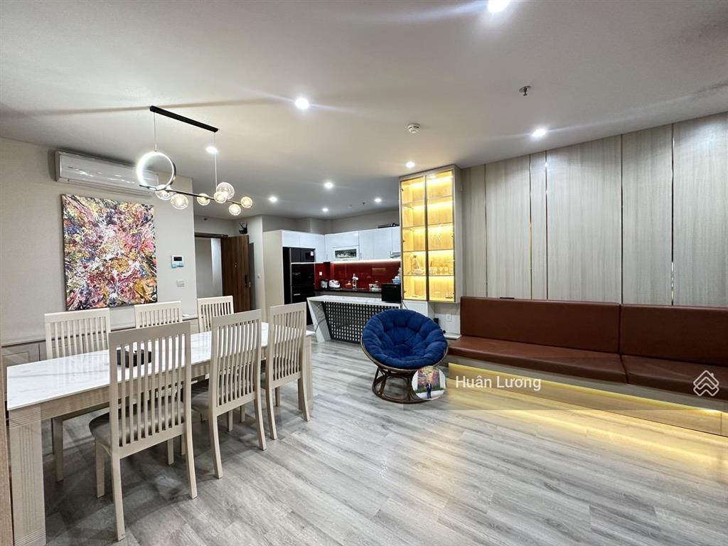 Bán căn 2pn gần 100m2 view hồ bơi tuyệt đẹp, nhà mát mẻ quanh năm đã có sổ hồng tại hà đô centrosa