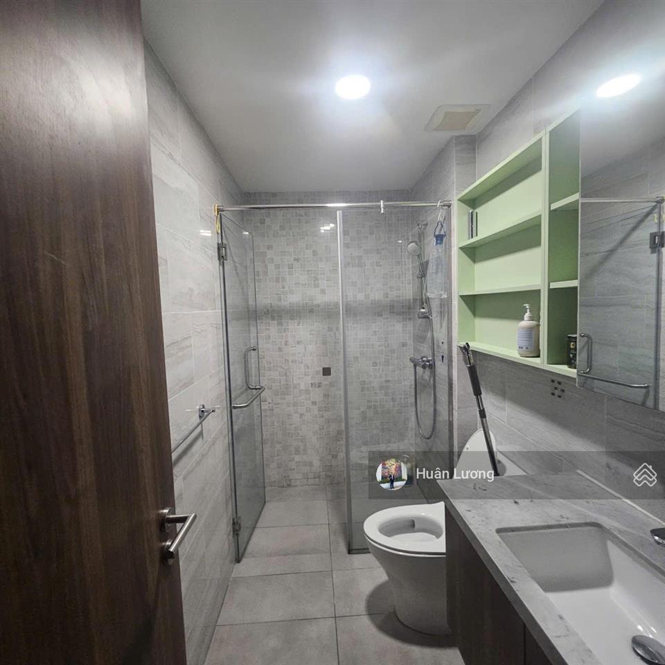 Chính chủ bán nhanh căn hộ 2pn2wc78m2 view q1 đã có sổ hồng tại kingdom 101, q10
