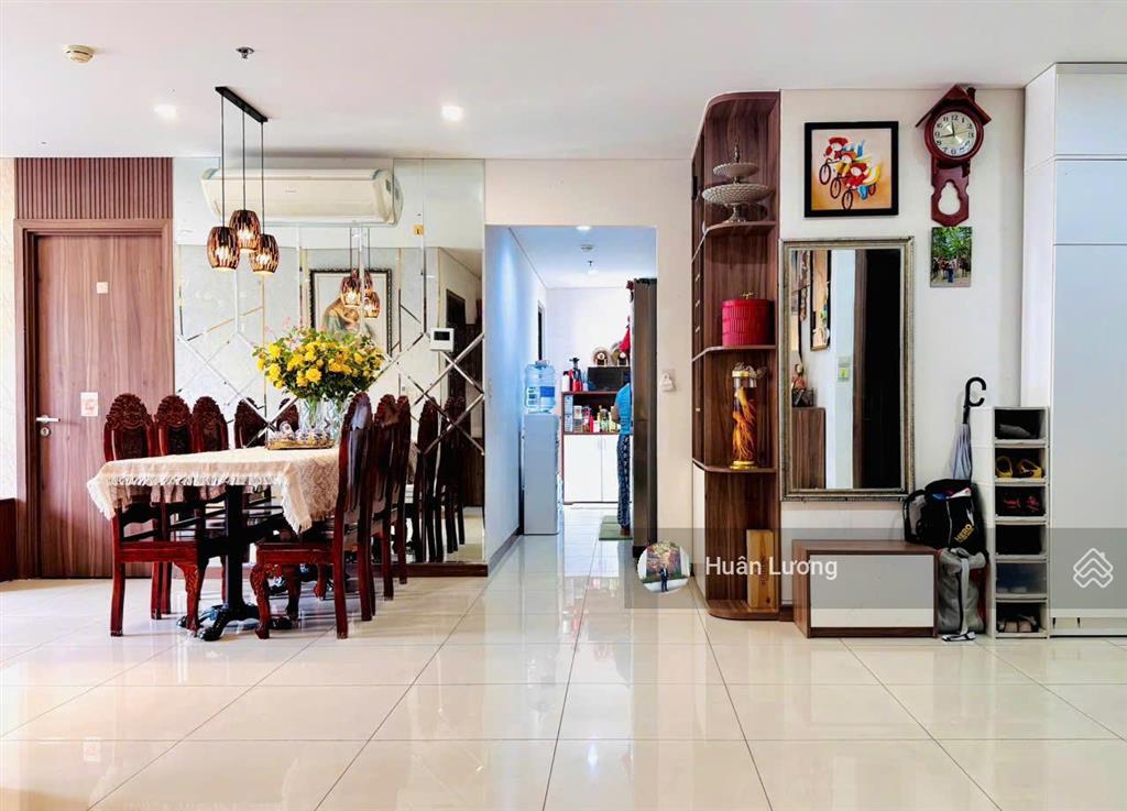 Bán căn góc 4pn2wc134m2 đã có sổ hồng tại hà đô centrosa q10, nhà đầy đủ nội thất