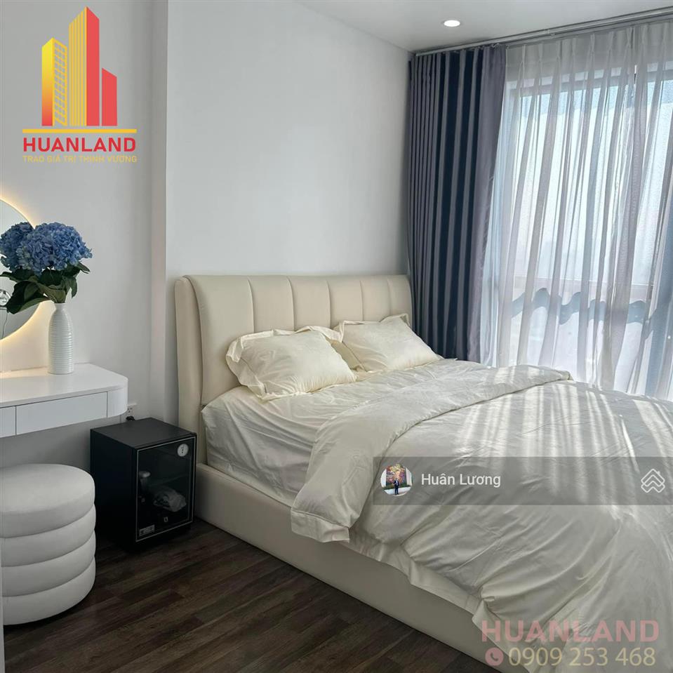 Cần tiền khởi nghiệp bán nhanh căn góc 3pn view q1, đã có sổ hồng, nhà full nội thất đẹp