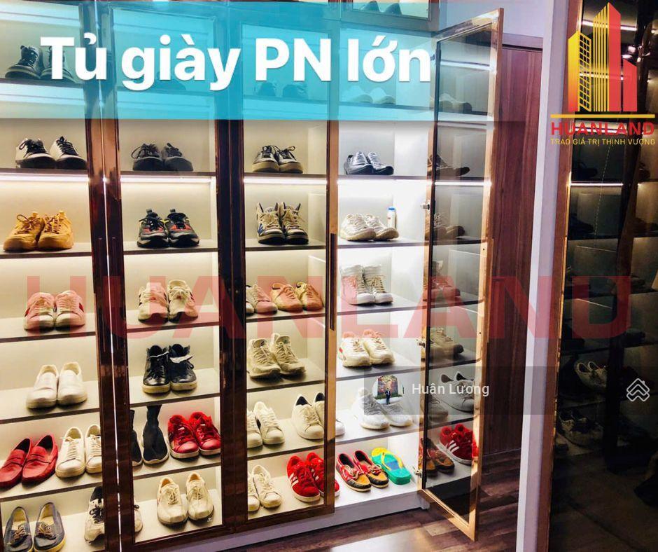 Cần tiền đóng lãi ngân hàng bán lại căn hộ 2pn đầy đủ nội thất tại hà đô centrosa, q10 view thoáng