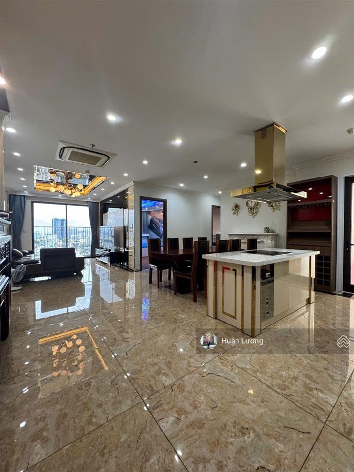 Siêu hot! căn góc 3pn ngắm trọn view q1 sổ hồng cầm chắc trên tay, nội thất đẹp, giá nhỉnh 13 tỷ