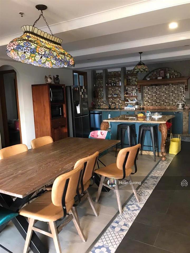 Đi định cư nước ngoài nên cần bán gấp căn 5pn, 4wc, 4 ban công tại masteri thảo điền có sổ hồng