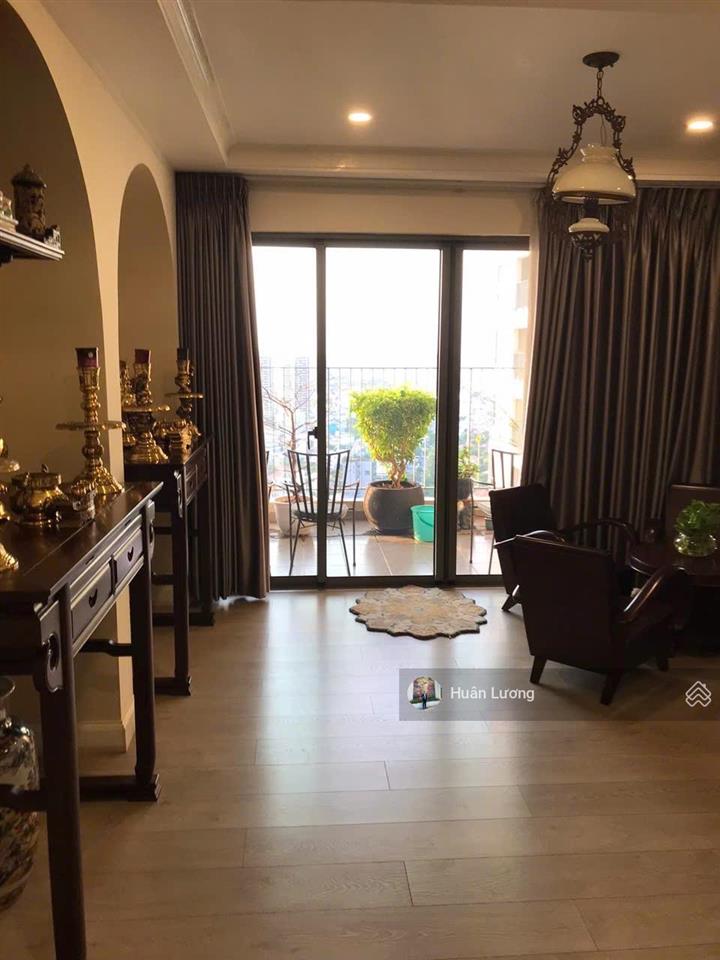 Đi định cư nước ngoài nên cần bán gấp căn 5pn, 4wc, 4 ban công tại masteri thảo điền có sổ hồng