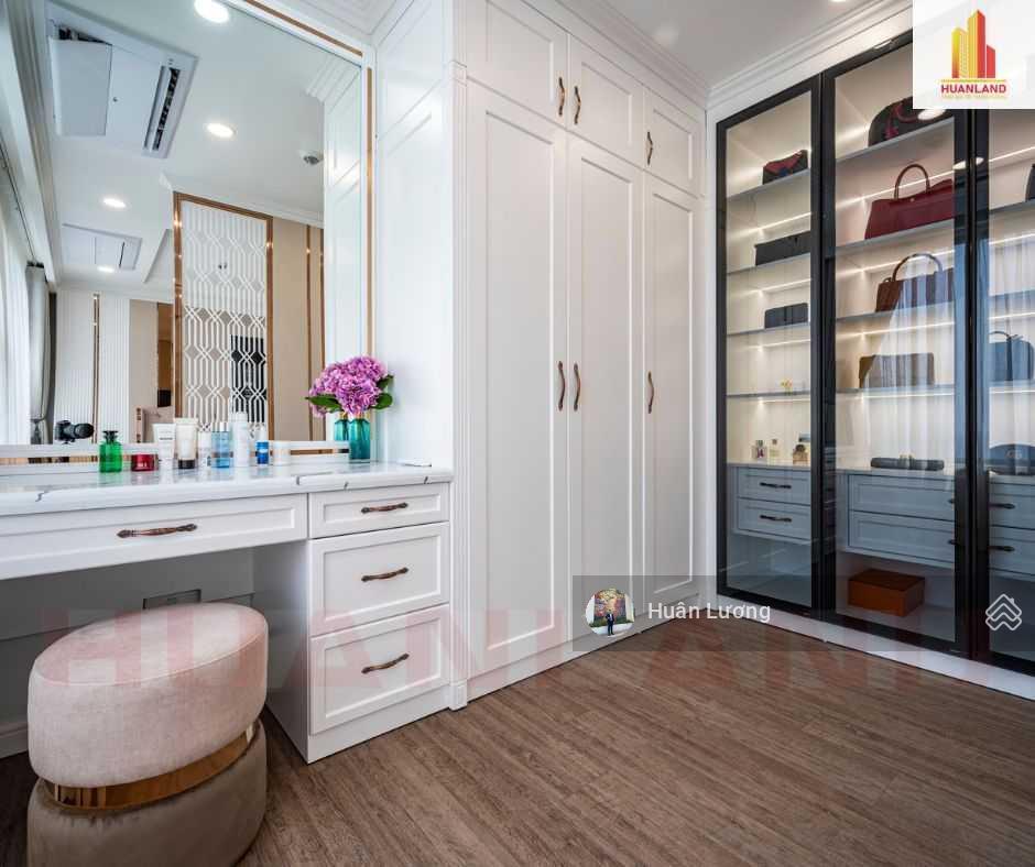 Bán căn hộ góc 3pn  104m2 tại kingdom 101, q10 view thoáng đẹp đã có sổ hồng