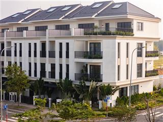 Mua villas phú mỹ tặng cả "hệ sinh thái resort" sổ hồng sẵn, thanh toán giãn 48 tháng