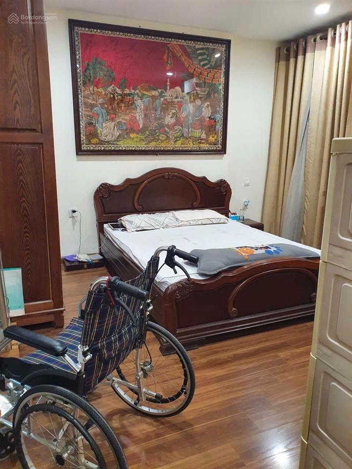 Chính chủ bán căn hộ 77m2, sổ đỏ, giá 6,85 tỷ  hòa phát 70 nguyễn đức cảnh.  0913 812 ***
