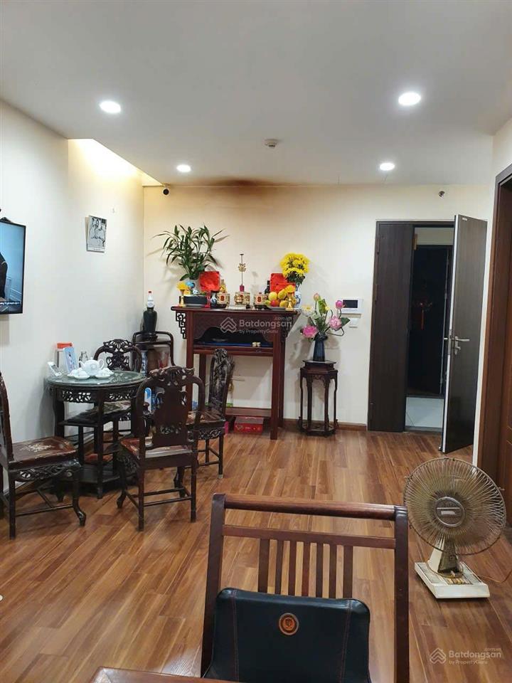 Chính chủ bán căn hộ 77m2, sổ đỏ, giá 6,85 tỷ  hòa phát 70 nguyễn đức cảnh.  0913 812 ***