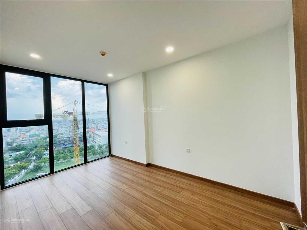 Cần tiền bán gấp trong tháng căn 2pn eco green sài gòn, giá rẻ 5.050 tỷ  0946 867 ***