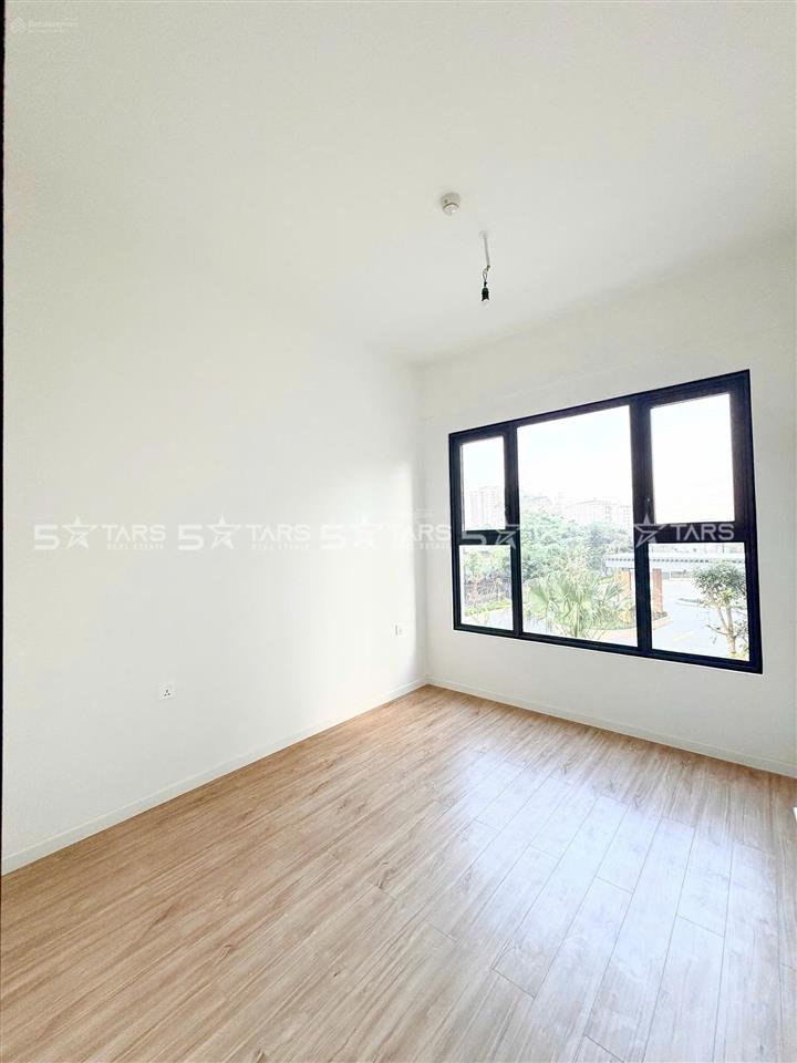 Bán ch 2pn, 82m2 tại the infiniti riviera point, giá cực tốt 8.3 tỷ, nội thất cơ bản.  0946 867 ***