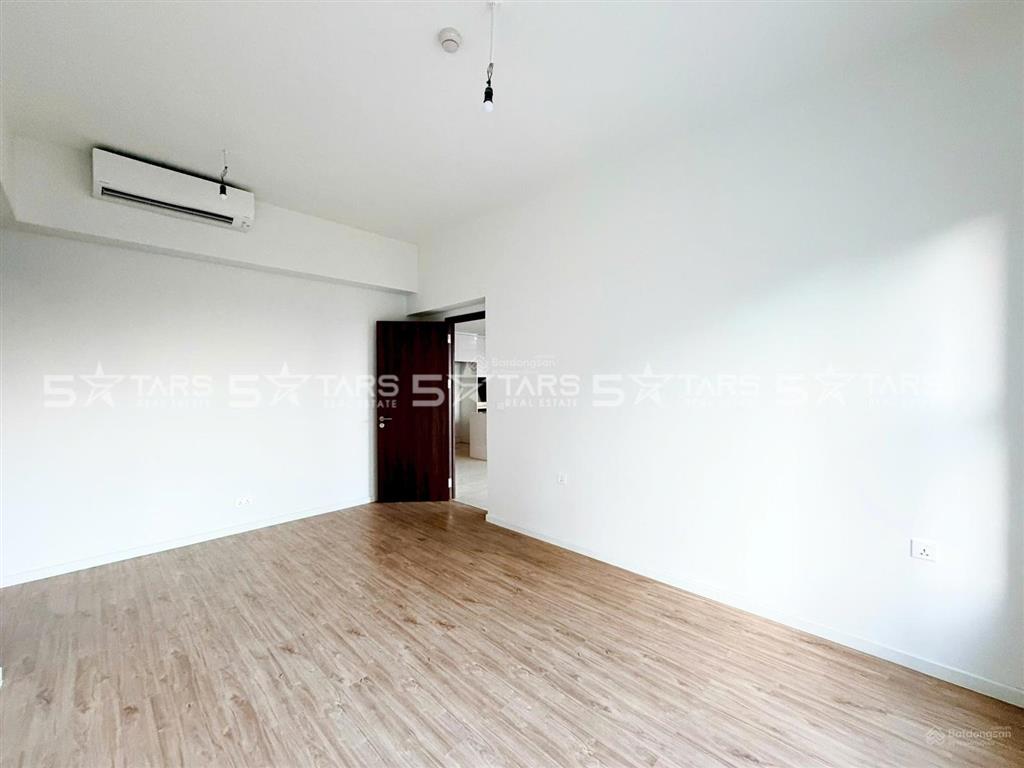 Bán ch 2pn, 82m2 tại the infiniti riviera point, giá cực tốt 8.3 tỷ, nội thất cơ bản.  0946 867 ***