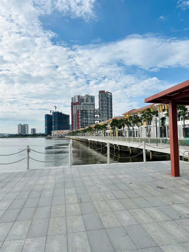 Bán căn studio lỗ nhẹ, 35m2 view sông hàn tại sun symphony residence, đà nẵng