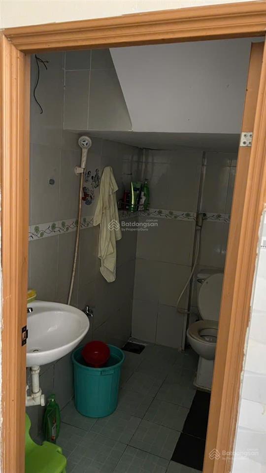 Cho thuê nhà trệt lầu. đường 9, kế vạn phúc city. dt 4x15m, 3pn, 2wc, 2 pk, bếp, sân để xe rộng