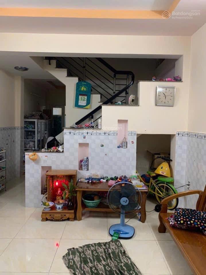 Cho thuê nhà trệt lầu. đường 9, kế vạn phúc city. dt 4x15m, 3pn, 2wc, 2 pk, bếp, sân để xe rộng