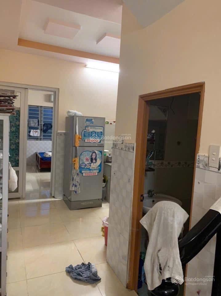 Cho thuê nhà trệt lầu. đường 9, kế vạn phúc city. dt 4x15m, 3pn, 2wc, 2 pk, bếp, sân để xe rộng
