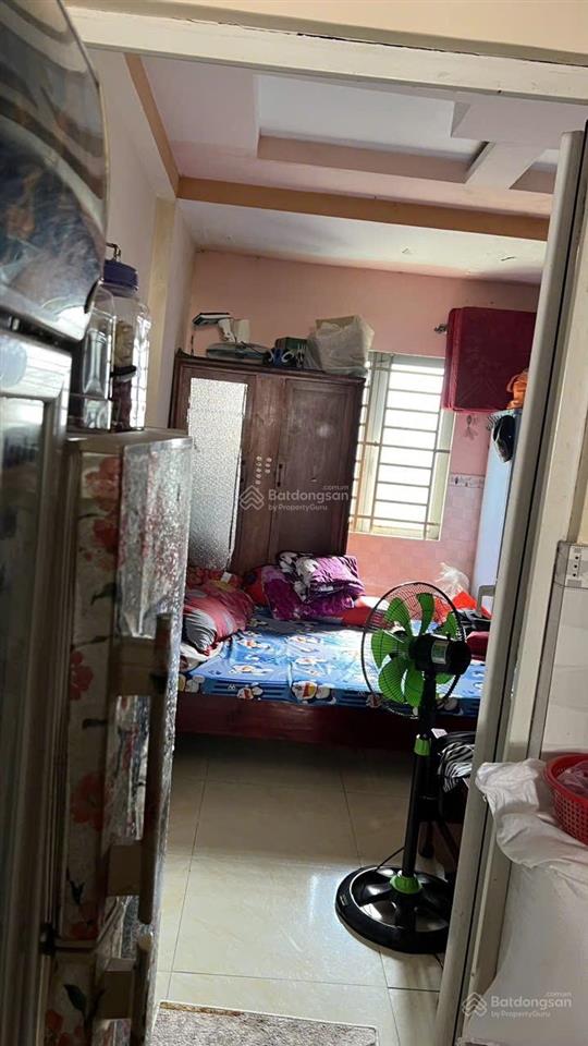Cho thuê nhà trệt lầu. đường 9, kế vạn phúc city. dt 4x15m, 3pn, 2wc, 2 pk, bếp, sân để xe rộng