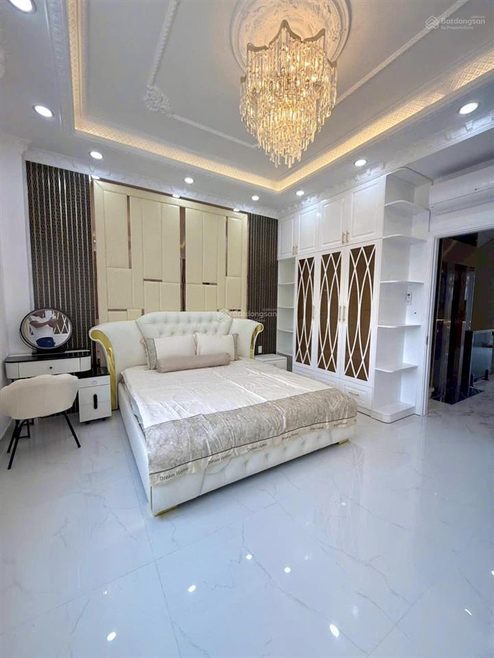 Nhà 4 tầng đẹp từng centimet  thang máy 450kg đường 10m đào tông nguyên 9.8 tỷ