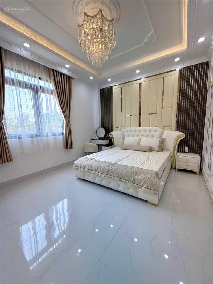 Nhà 4 tầng đẹp từng centimet  thang máy 450kg đường 10m đào tông nguyên 9.8 tỷ